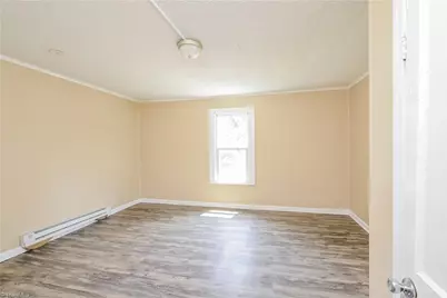 521 E 1st Street, Lexington, NC 27292 - Photo 9