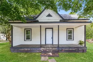 521 E 1st St, Lexington, NC 27292 - Photo 1