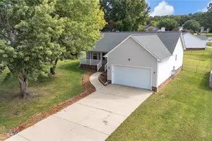 21 Oak Meadow Ln, Thomasville, NC 27360 - Photo 35