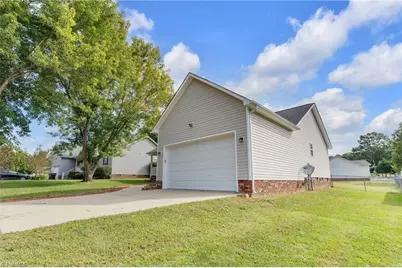 21 Oak Meadow Lane, Thomasville, NC 27360 - Photo 31