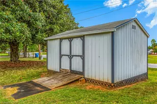 108 Hinshaw Ave, Yadkinville, NC 27055 - Photo 23