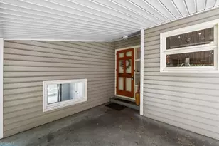 204 Rockspring Dr, Thomasville, NC 27360 - Photo 3