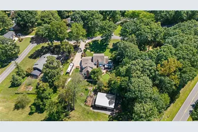 4 Kempton Drive, Greensboro, NC 27406 - Photo 43