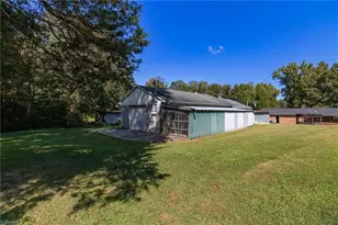 2176 Old Hollow Rd, Walkertown, NC 27051 - Photo 35