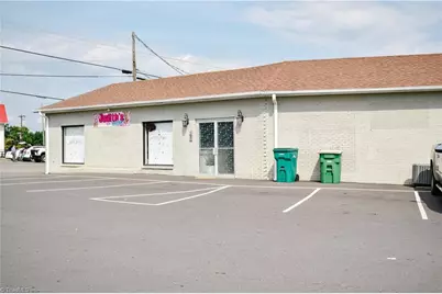 105 Llewellyn Street, Dobson, NC 27017 - Photo 3