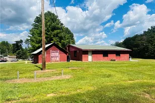 115 Stout Ln, Pilot Mountain, NC 27041 - Photo 5