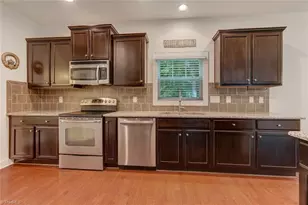 2806 Splitbrooke Dr, High Point, NC 27265 - Photo 5