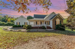 6393 Willow Hill Ct, Pleasant Garden, NC 27313 - Photo 5