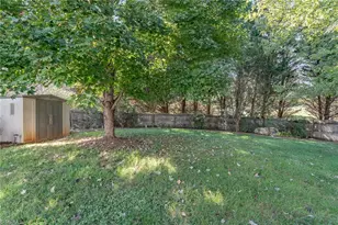 6393 Willow Hill Ct, Pleasant Garden, NC 27313 - Photo 7