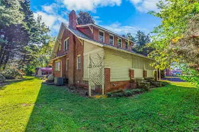 404 N State Street, Yadkinville, NC 27055 - Photo 9