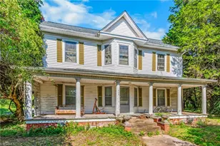 420 Carolina Ave, Yadkinville, NC 27055 - Photo 1