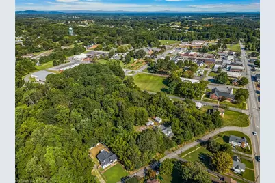 420 Carolina Avenue, Yadkinville, NC 27055 - Photo 5