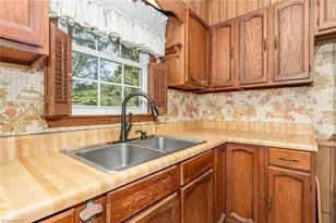2110 Newell St, Ramseur, NC 27316 - Photo 7