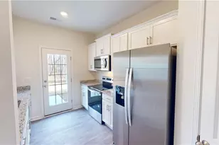 1139 Evelynnview Ln, Kernersville, NC 27284 - Photo 3