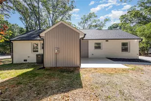 2200 Hathaway Dr, Greensboro, NC 27408 - Photo 37