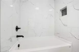 2200 Hathaway Dr, Greensboro, NC 27408 - Photo 25