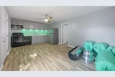 815 Milton Street, Greensboro, NC 27403 - Photo 15