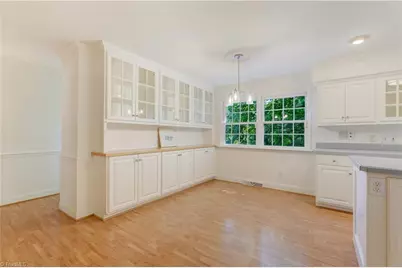 42 Kemp Road E, Greensboro, NC 27410 - Photo 11