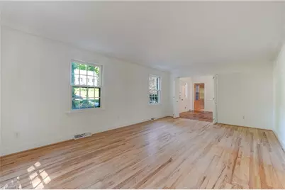 42 Kemp Road E, Greensboro, NC 27410 - Photo 9