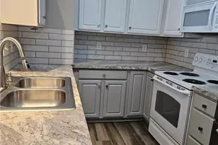 4325 Cedarcroft Ct, Greensboro, NC 27409 - Photo 5