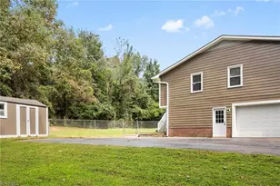 6065 Hedgerow Cir, Clemmons, NC 27012 - Photo 33