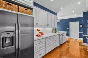 2 St Augustine Square, Greensboro, NC 27408 - Photo 9