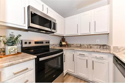 3638 Morris Farm Drive #3B, Greensboro, NC 27409 - Photo 9