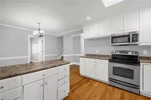 1504 Colonial Ave, Greensboro, NC 27408 - Photo 13