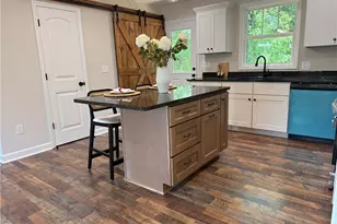 30 Culbreth Ave, Thomasville, NC 27360 - Photo 5