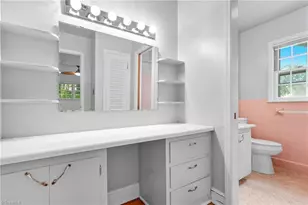 526 Ashland Dr, Greensboro, NC 27403 - Photo 15