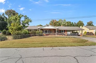 803 Kensal Green Dr, Kernersville, NC 27284 - Photo 1