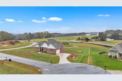 130 Oak Pointe Lane, Wilkesboro, NC 28697 - Photo 43