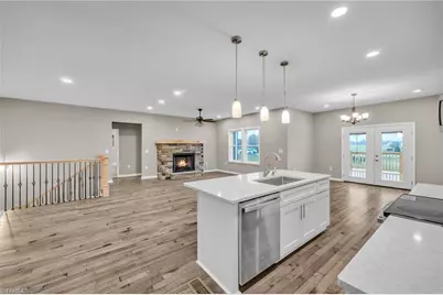 130 Oak Pointe Lane, Wilkesboro, NC 28697 - Photo 7