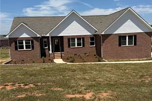 130 Oak Pointe Ln, Wilkesboro, NC 28697 - Photo 5