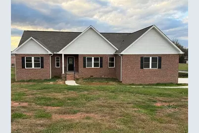 130 Oak Pointe Lane, Wilkesboro, NC 28697 - Photo 1