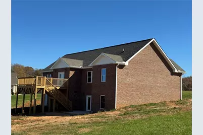 130 Oak Pointe Lane, Wilkesboro, NC 28697 - Photo 3