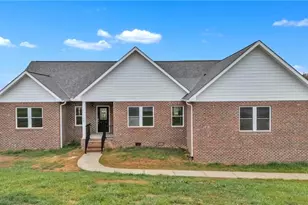 130 Oak Pointe Ln, Wilkesboro, NC 28697 - Photo 45