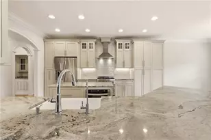 2801 Swan Lake Dr, High Point, NC 27262 - Photo 9