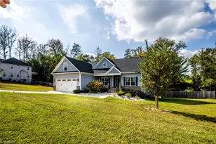 5604 Ashview Ct, Summerfield, NC 27358 - Photo 5