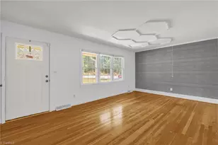 702 Cedar Ln, Reidsville, NC 27320 - Photo 5