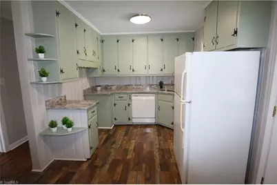 1434 Morningside Drive, Burlington, NC 27217 - Photo 5