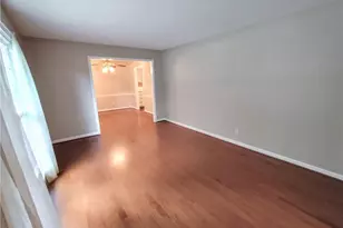 4704 Chesterton Dr, Greensboro, NC 27406 - Photo 7