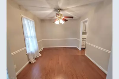 4704 Chesterton Drive, Greensboro, NC 27406 - Photo 9