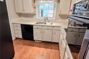 4704 Chesterton Dr, Greensboro, NC 27406 - Photo 11