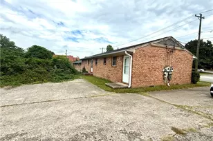 600 S Benbow Rd, Greensboro, NC 27401 - Photo 3