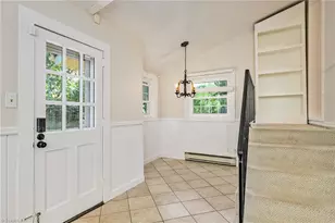 2410 Princess Ann St, Greensboro, NC 27408 - Photo 13