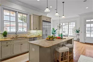 301 Country Club Dr, Greensboro, NC 27408 - Photo 9