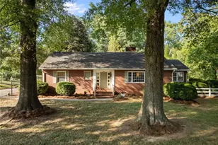 502 W Hunter St, Madison, NC 27025 - Photo 1