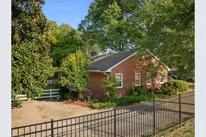 502 W Hunter Street, Madison, NC 27025 - Photo 33