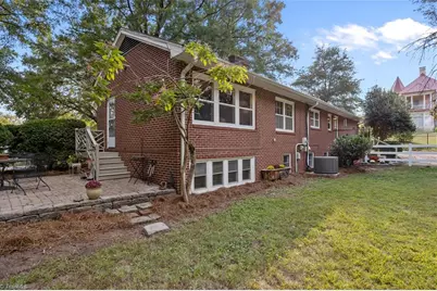 502 W Hunter Street, Madison, NC 27025 - Photo 3